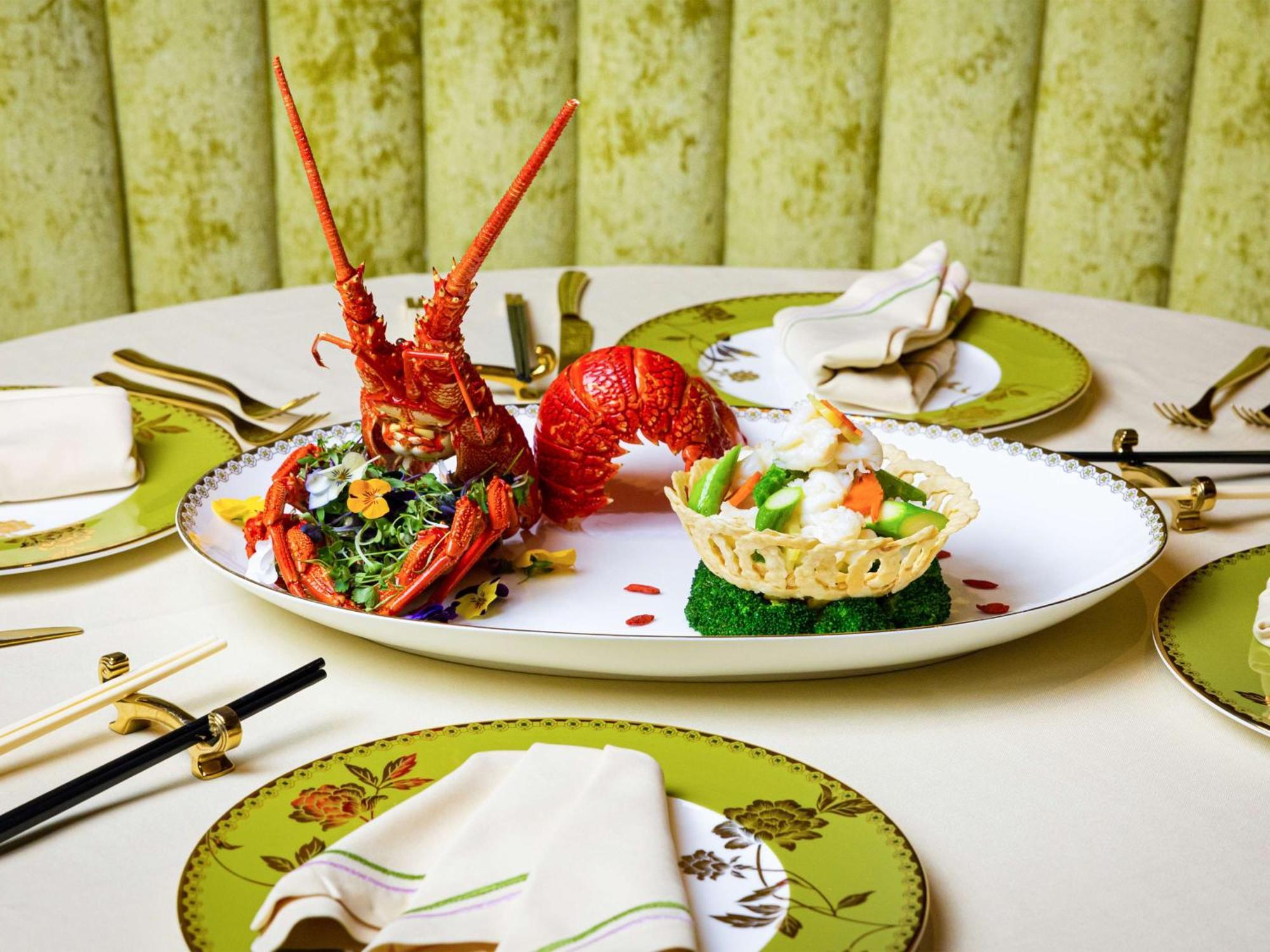 Conrad Las Vegas At Resorts World Luaran gambar A lobster dish at the restaurant