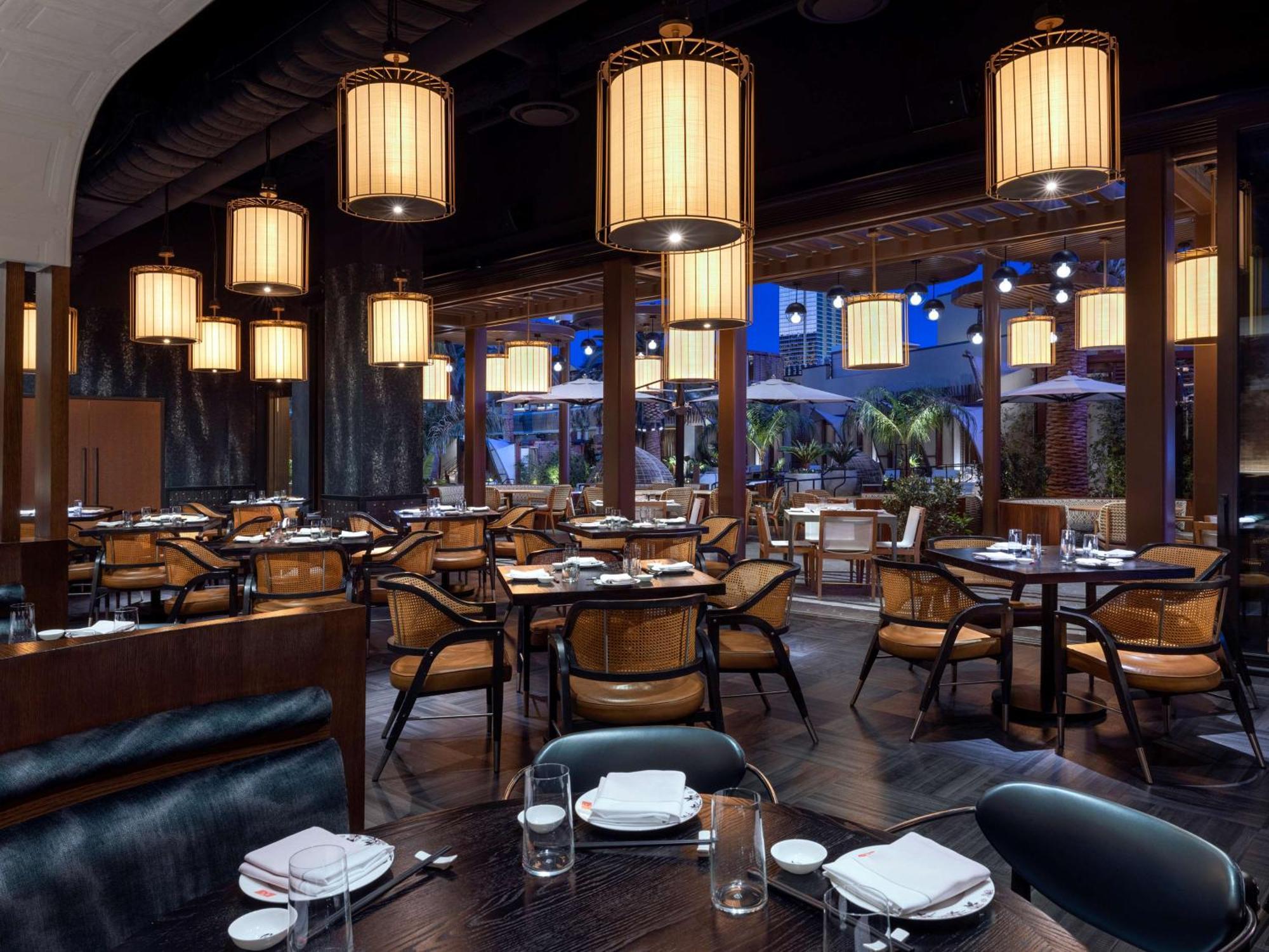 Conrad Las Vegas At Resorts World Luaran gambar The interior of the restaurant